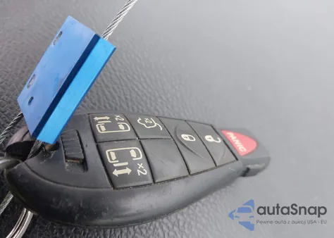 2015 Chrysler Town & Country Touring z USA, uszkodzony, nr VIN 2C4RC1BG5FR709102